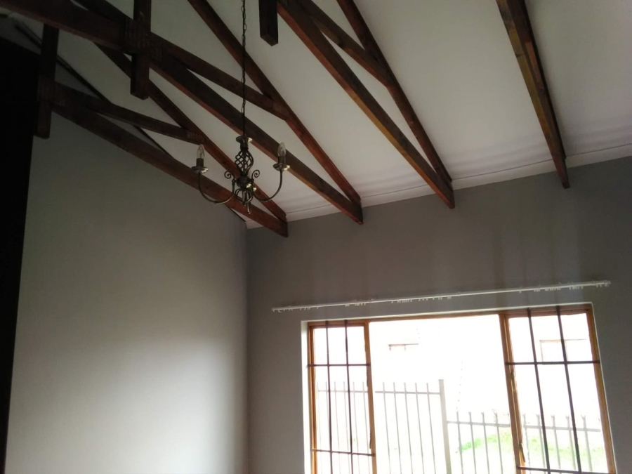 To Let 3 Bedroom Property for Rent in Hillside Free State